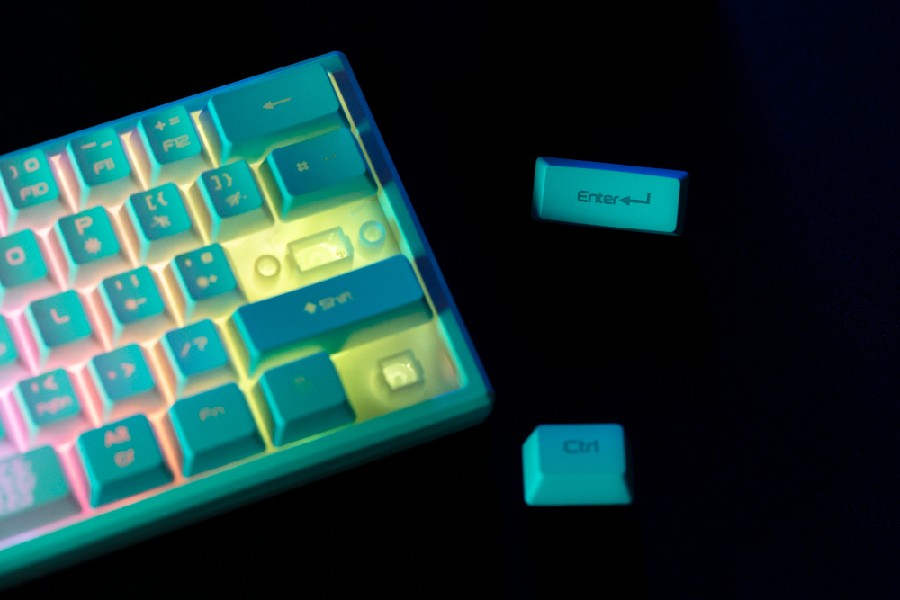 Tastaturi transparente cu layout customizabil prin aplicație