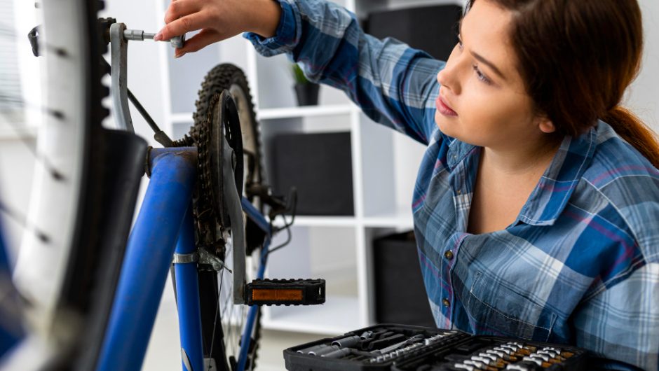 Cum să îți faci singur un suport de perete pentru biciclete