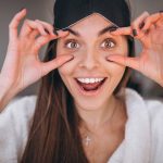 Rutina de îngrijire a ochilor care previne aspectul obosit