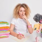 Cum să eviți iritațiile provocate de frecarea măștilor textile