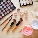 Produse esențiale pentru machiaj natural