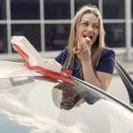 Cum să protejezi parbrizul de fisuri și crăpături