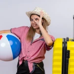 Cum cunoști oameni în vacanță fără să depinzi de tururi organizate